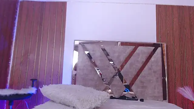 AGATHAA_WHITE's cam snapshot