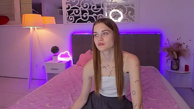 LuisaClover's cam snapshot