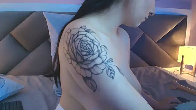 lilly_rohan's cam snapshot