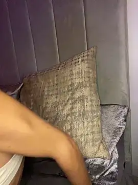 MaisieMae's cam snapshot