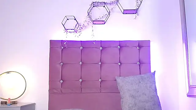 Naomi_Brown1_'s cam snapshot