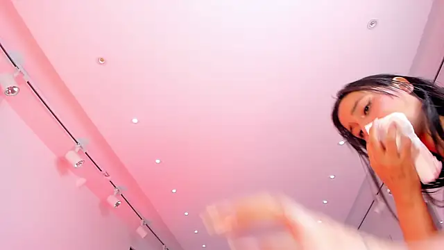 NairobiLee's cam snapshot