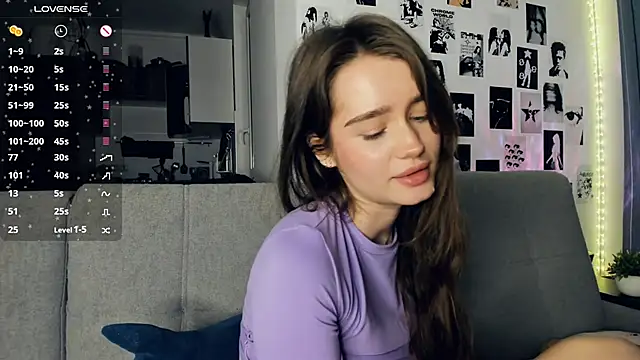 lovelyalivia's cam snapshot