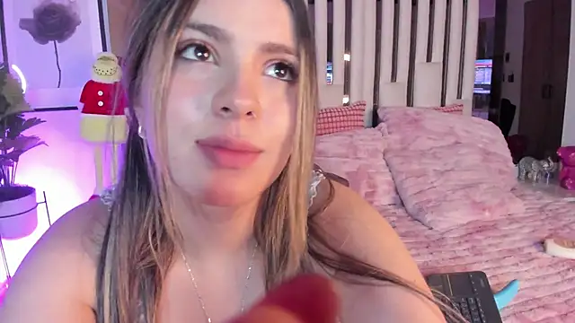 Cloee_Rainbow1's cam snapshot