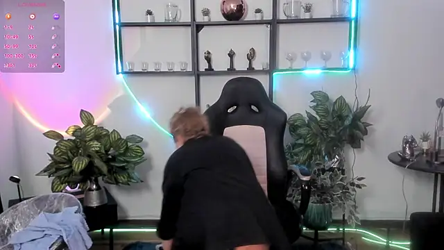 issa_soto_'s cam snapshot