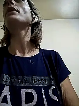 SheTheDeeevil's cam snapshot