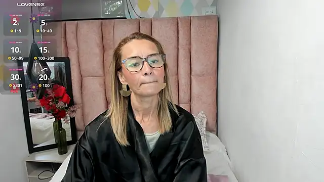 Issa_Milf__'s cam snapshot