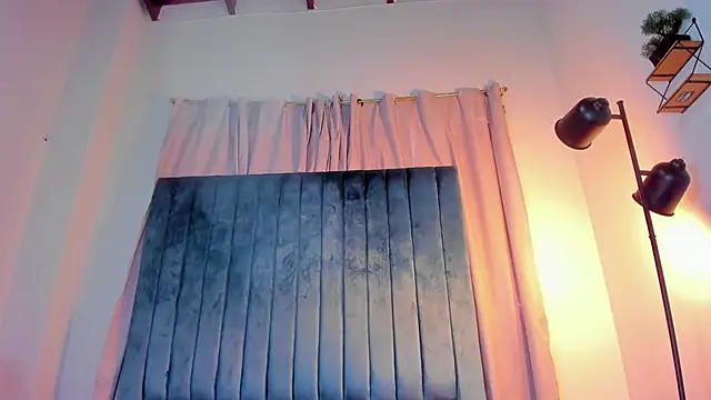 Karlaliones69's cam snapshot