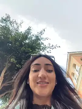 Ninabigtitied's cam snapshot