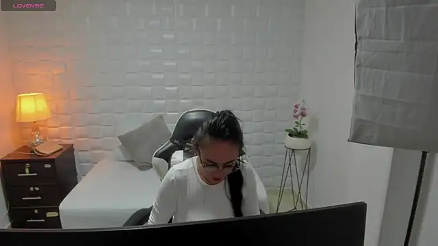 yulitza1025's cam snapshot