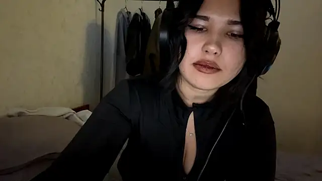 Lolamein's cam snapshot