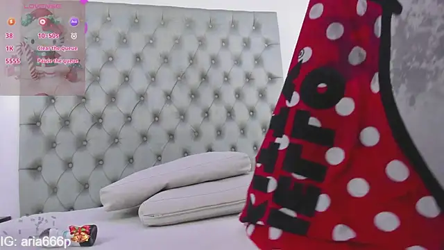 aria_paul's cam snapshot