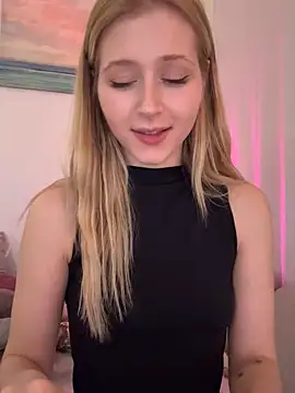 LunaRase's cam snapshot