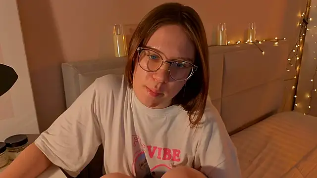 Mia_Luw's cam snapshot