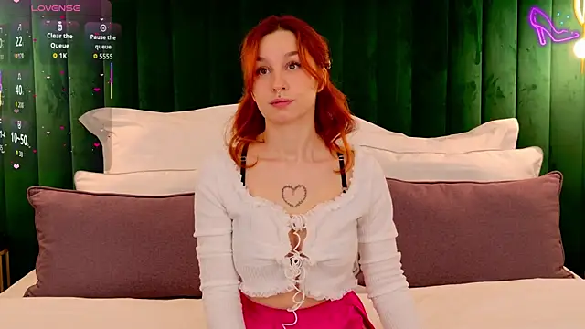 ClaireMathis's cam snapshot