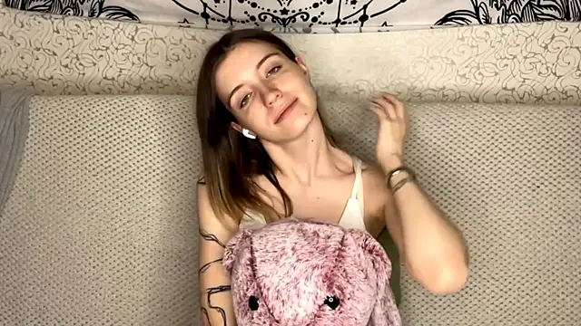 MiriamDongo's cam snapshot