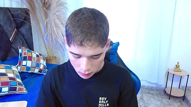 Mattass18 live sex cam