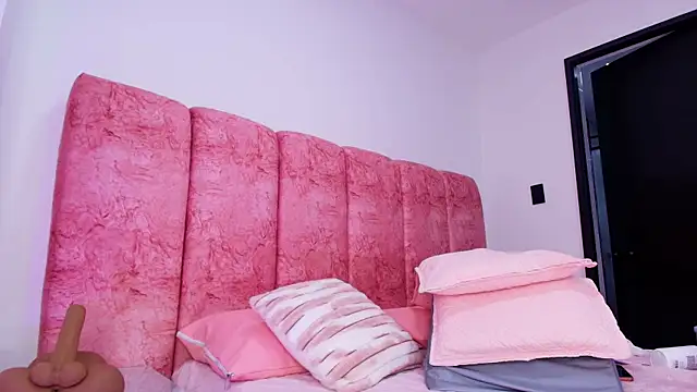 kendal_rossi's cam snapshot