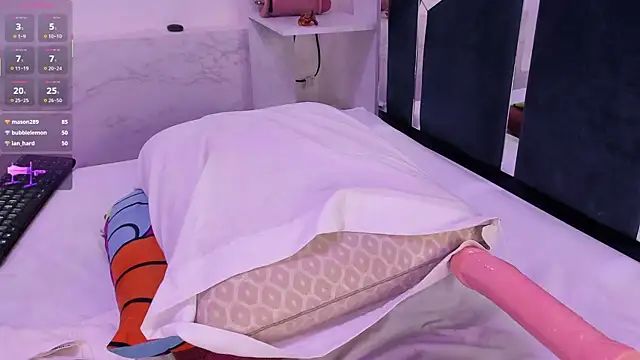 VeronicaRyan's cam snapshot