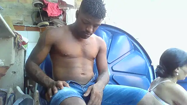 thasmyni's cam snapshot