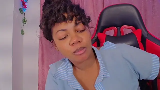 Daphnewalker__'s cam snapshot