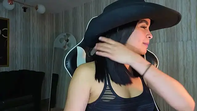 clementine_t's cam snapshot