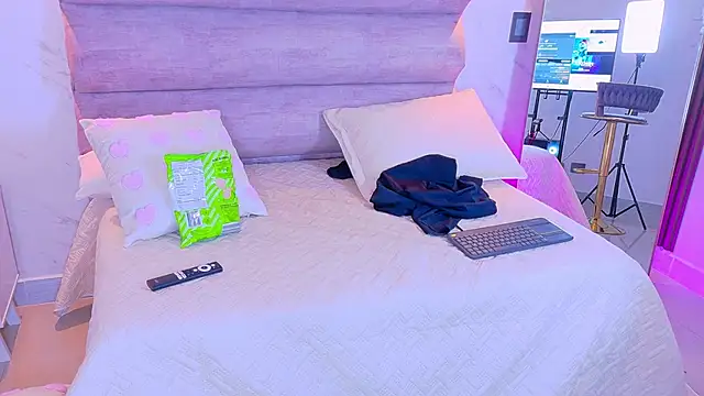 AriaBlake_1's cam snapshot