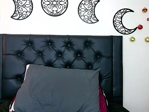 PamelaMK's cam snapshot