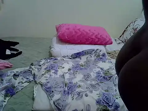 Sweet_Bear's cam snapshot