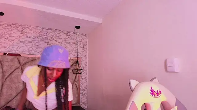 Queen_perla_'s cam snapshot