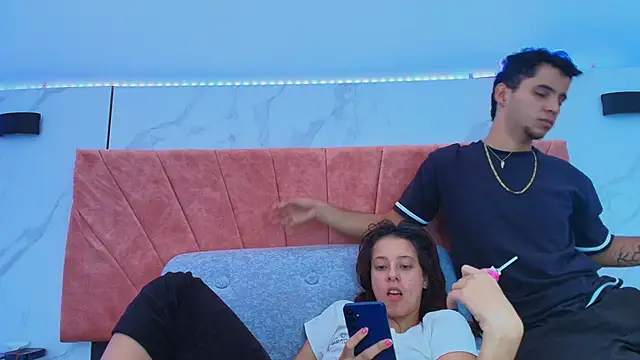 HellAndDante_'s cam snapshot