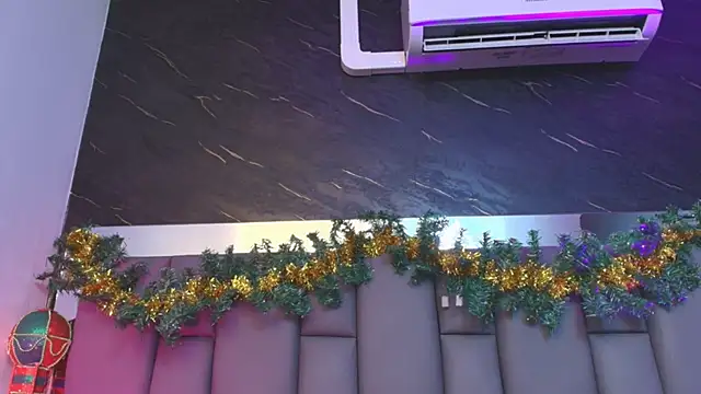 _MiaBrown_'s cam snapshot