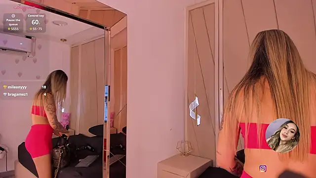 Sophie-velvet's cam snapshot