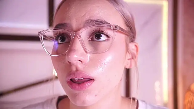 ambar_rosse25's cam snapshot