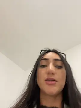 Ninabigtitied's cam snapshot