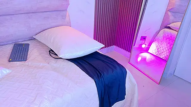 AriaBlake_1's cam snapshot