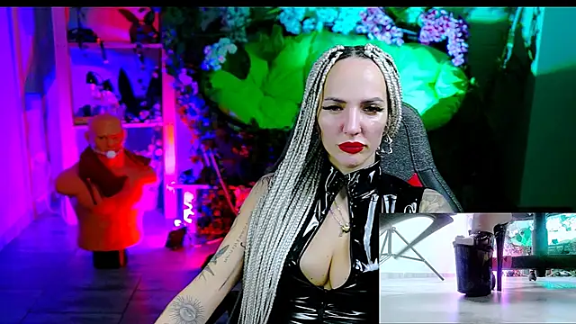 MonicaMaxwel's cam snapshot