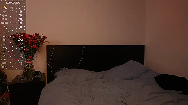 NeonyMuse's cam snapshot