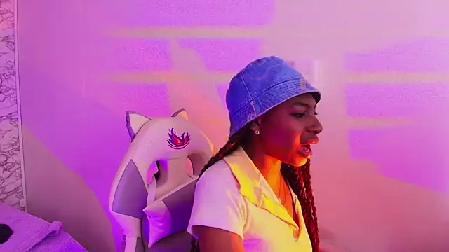 Queen_perla_'s cam snapshot