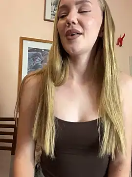 MilaMoone live sex cam