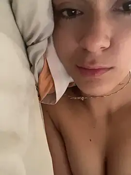 srta_luciana's cam snapshot