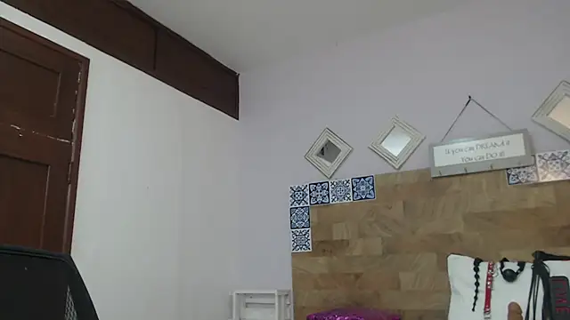 kylieBensoon's cam snapshot