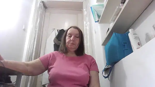 AnnaLive570's cam snapshot