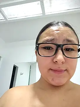 Cute_Penelope's cam snapshot