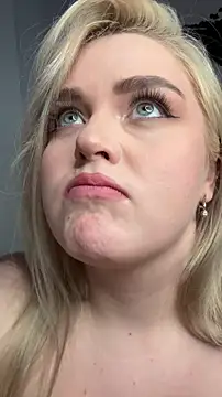 April_Vancee's cam snapshot