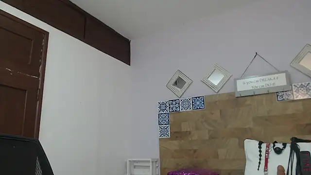 kylieBensoon's cam snapshot