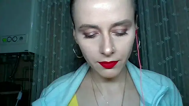 LuminousLady's cam snapshot