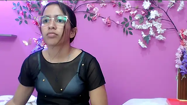 skinnysofia18's cam snapshot