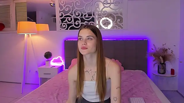 LuisaClover's cam snapshot