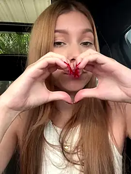 Nikii__ live sex cam